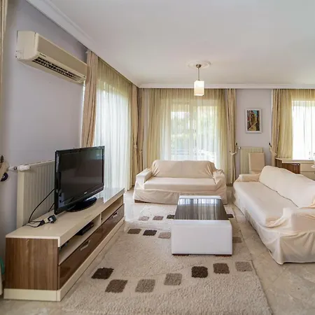 Seaside Residence, Villa Sar, Deniz Manzaralı Fethiye Çalış , 4 yatak odalı ,8 kişilik Müstakil Havuzlu Villa Villa *