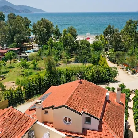 Villa Seaside Residence, Villa Sar, Deniz Manzaralı Fethiye Çalış , 4 yatak odalı ,8 kişilik Müstakil Havuzlu Villa *