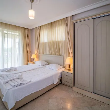 Seaside Residence, Villa Sar, Deniz Manzaralı Fethiye Çalış , 4 yatak odalı ,8 kişilik Müstakil Havuzlu Villa *