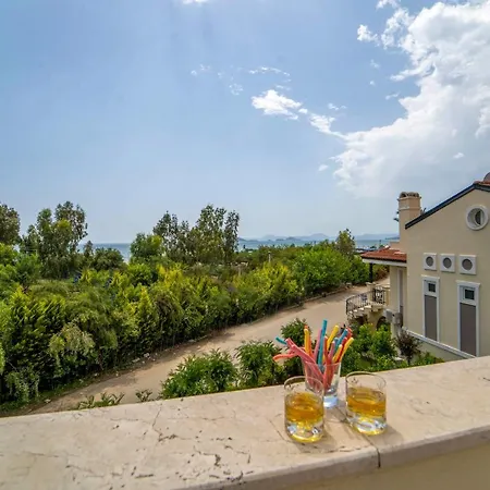 Villa Seaside Residence, Villa Sar, Deniz Manzaralı Fethiye Çalış , 4 yatak odalı ,8 kişilik Müstakil Havuzlu Villa Fethiye