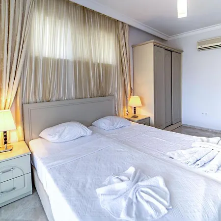 Villa Seaside Residence, Villa Sar, Deniz Manzaralı Fethiye Çalış , 4 yatak odalı ,8 kişilik Müstakil Havuzlu Villa Fethiye