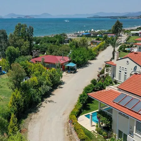 Seaside Residence, Villa Sar, Deniz Manzaralı Fethiye Çalış , 4 yatak odalı ,8 kişilik Müstakil Havuzlu Villa Villa *
