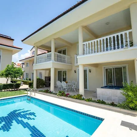 Villa Seaside Residence, Villa Sar, Deniz Manzaralı Fethiye Çalış , 4 yatak odalı ,8 kişilik Müstakil Havuzlu Villa Fethiye
