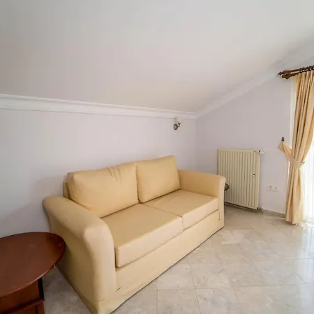 Seaside Residence, Villa Sar, Deniz Manzaralı Fethiye Çalış , 4 yatak odalı ,8 kişilik Müstakil Havuzlu Villa Villa