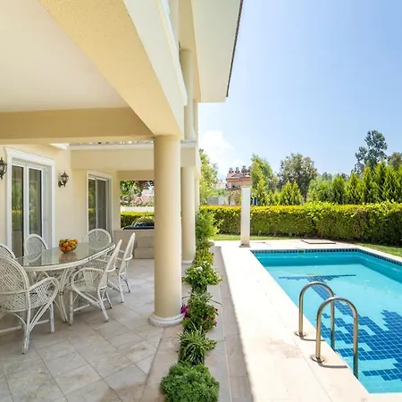 Seaside Residence, Villa Sar, Deniz Manzaralı Fethiye Çalış , 4 yatak odalı ,8 kişilik Müstakil Havuzlu Villa *