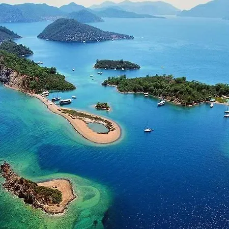 Seaside Residence, Villa Sar, Deniz Manzaralı Fethiye Çalış , 4 yatak odalı ,8 kişilik Müstakil Havuzlu Villa *