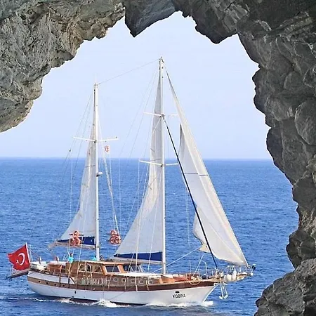 Seaside Residence, Villa Sar, Deniz Manzaralı Fethiye Çalış , 4 yatak odalı ,8 kişilik Müstakil Havuzlu Villa * Fethiye