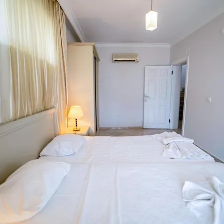 빌라 Seaside Residence, Villa Sar, Deniz Manzarali Fethiye Calis , 4 Yatak Odali ,8 Kisilik Muestakil Havuzlu Villa 페티예