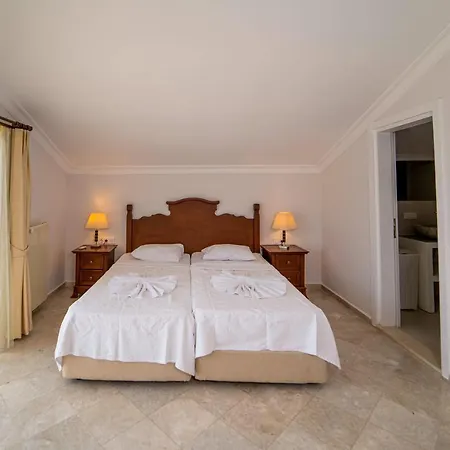 Seaside Residence, Villa Sar, Deniz Manzarali Fethiye Calis , 4 Yatak Odali ,8 Kisilik Muestakil Havuzlu Villa 빌라 페티예